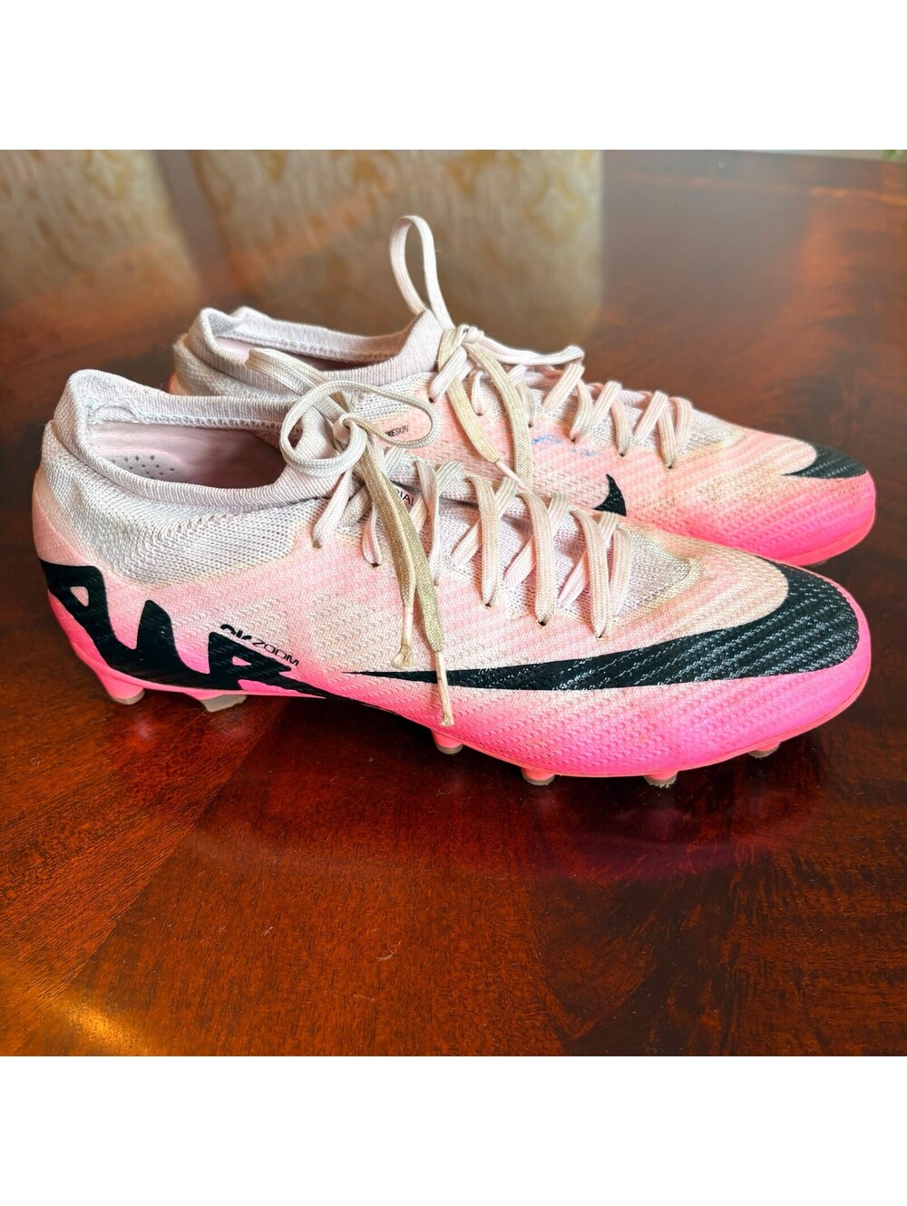 Nike Zoom Mercurial Vapor 15 Soccer Cleats Pink and Black Women's Size 7